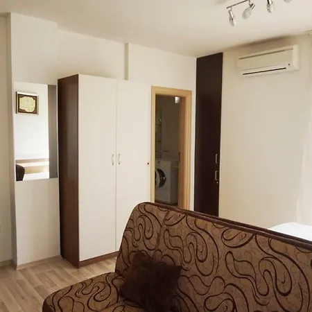 Private One-bedroom דירה *